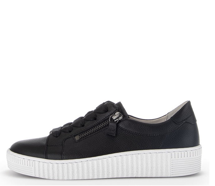 Sportcipő